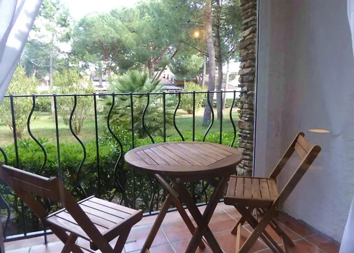 T2 Renove, Proche Et Commerces, Balcon, Parking, Accepte Petits Animaux - Fr-1-776-56